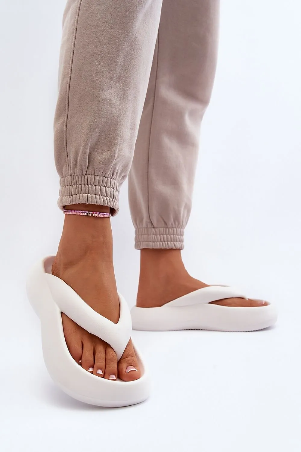 Japanese flip-flops model 194386 Step in style
