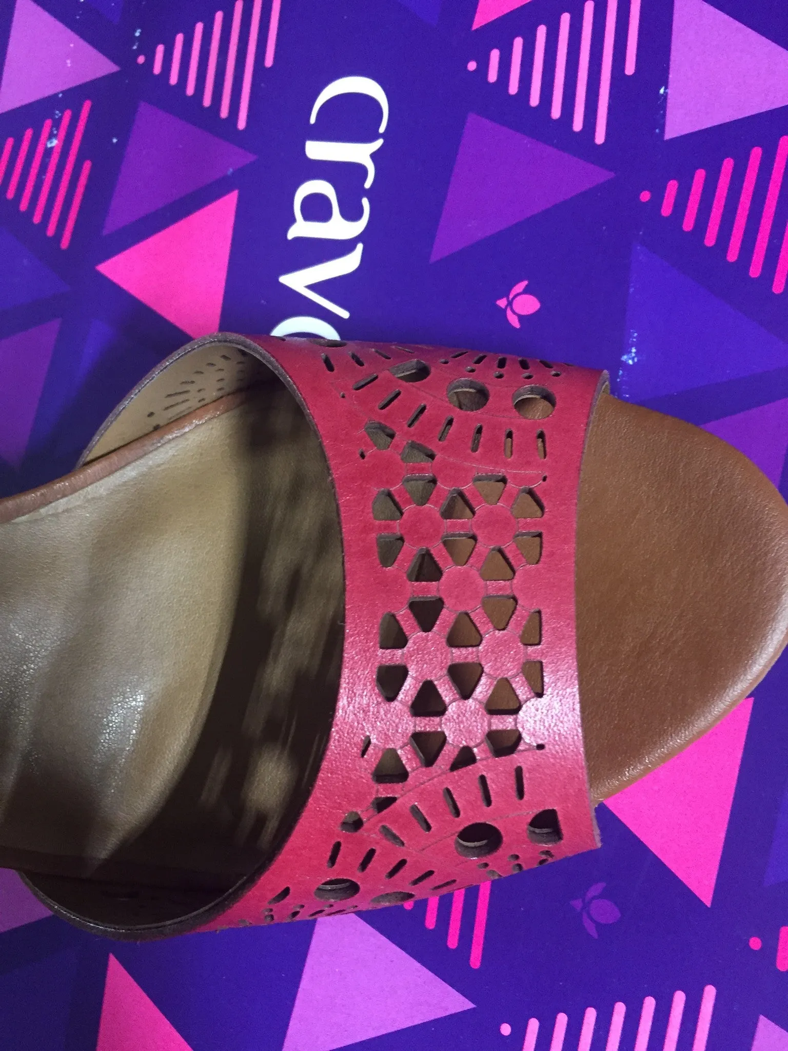 Laser Etched Sandal - Cravo e Canela