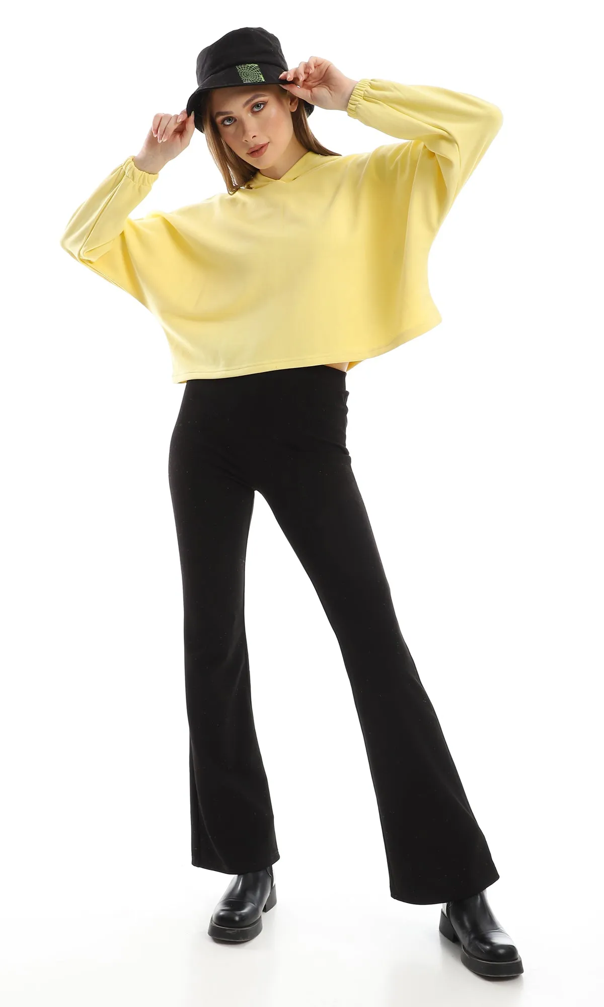 O156537 Oversized Soft Yellow Slip On Cropped Hoodie With Elastic Cuffs
