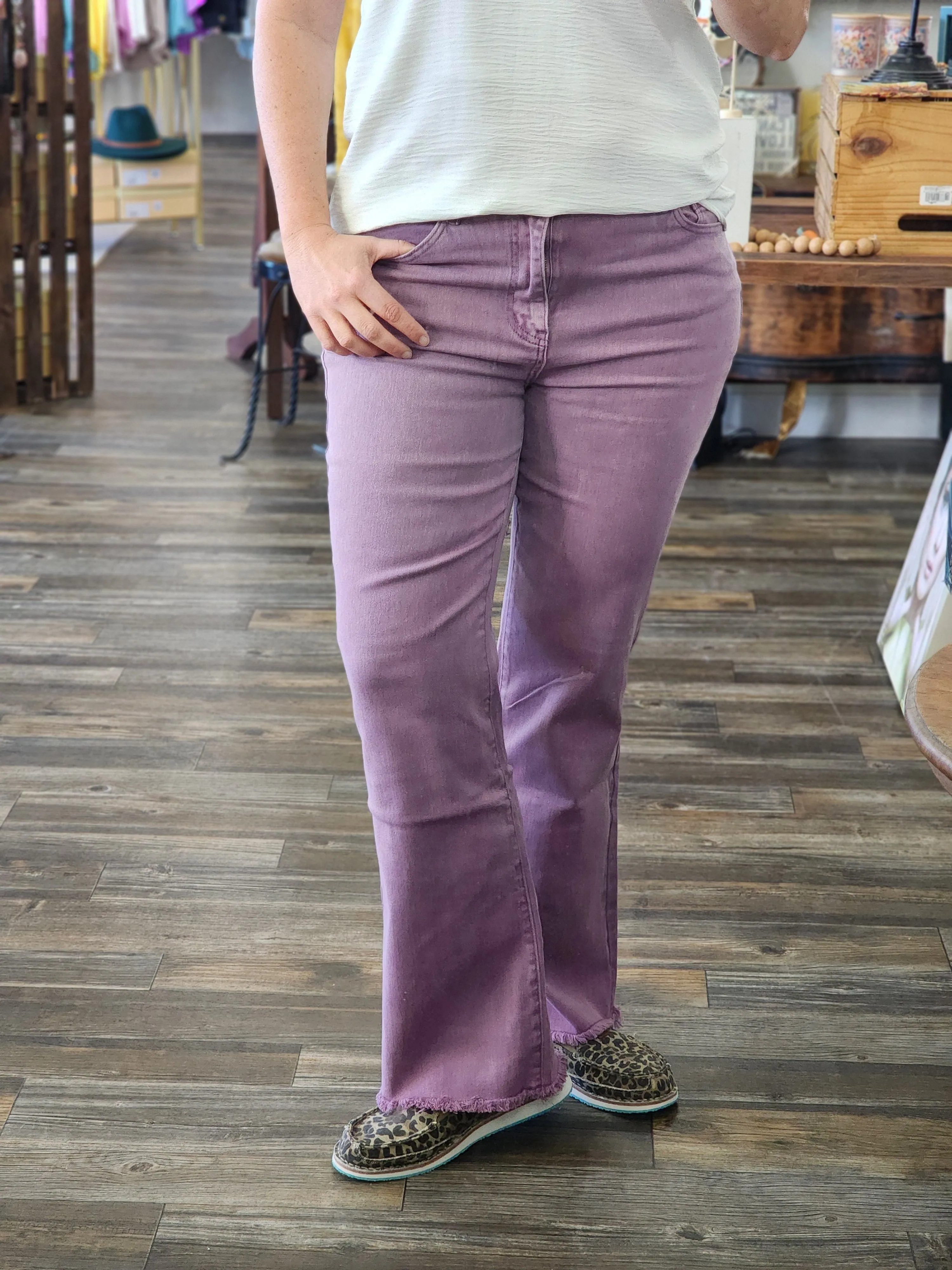 Tyler Acid Wash Fray  in lavender * on sale